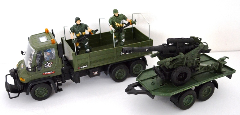 Игрушка военный грузовик с пушкой на прицепе и солдатами