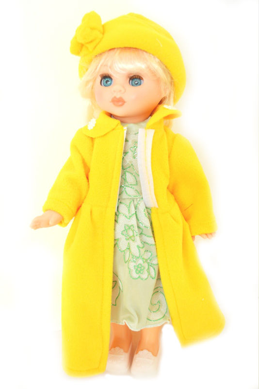 Кукла Эля в осеннем пальто
