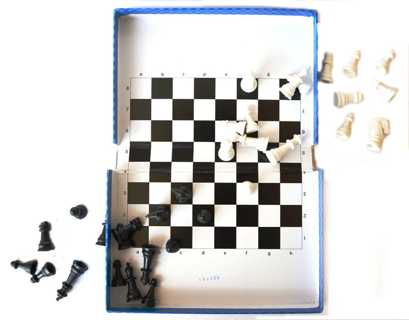 Шахматы в коробке